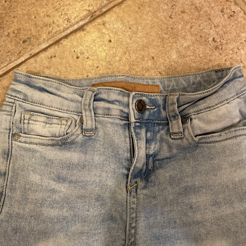 Joe’s Jeans light blue wash kids jeans size 6