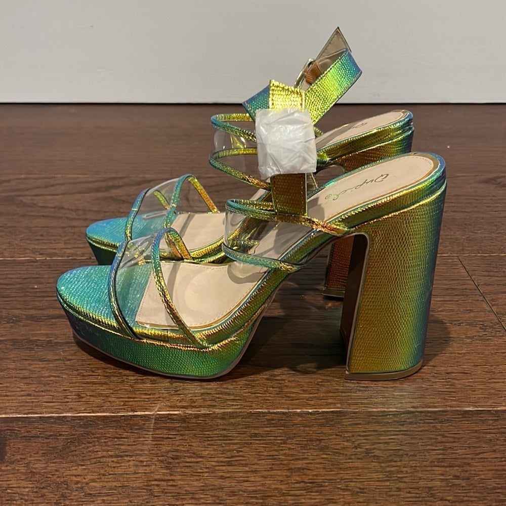 Qupid Women’s Brand New Iridescent Platform Sandals Size 9