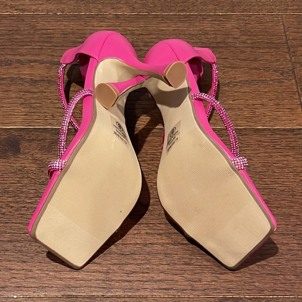 Soda Women’s Pink Sandals Size 8