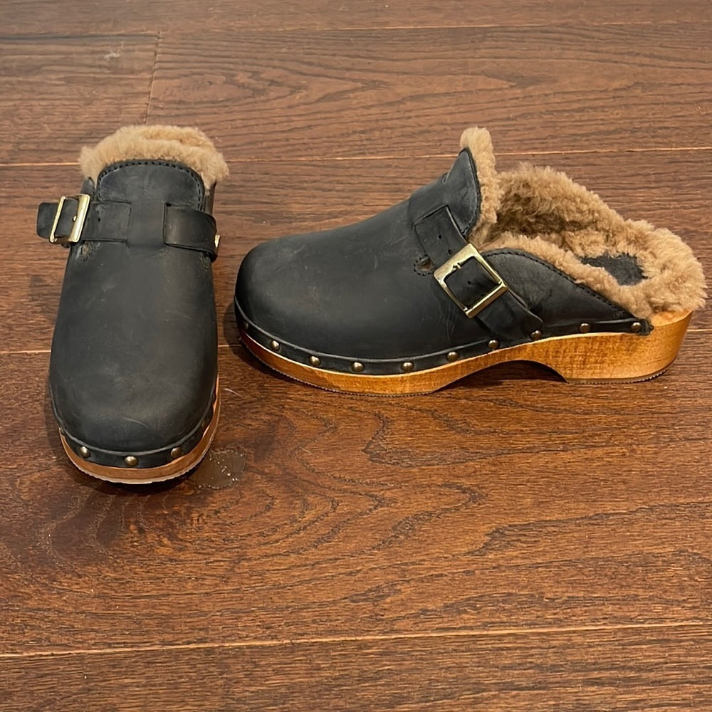 Re/Done Black Leather Classic 70s Shearling Clogs Size 36/6
