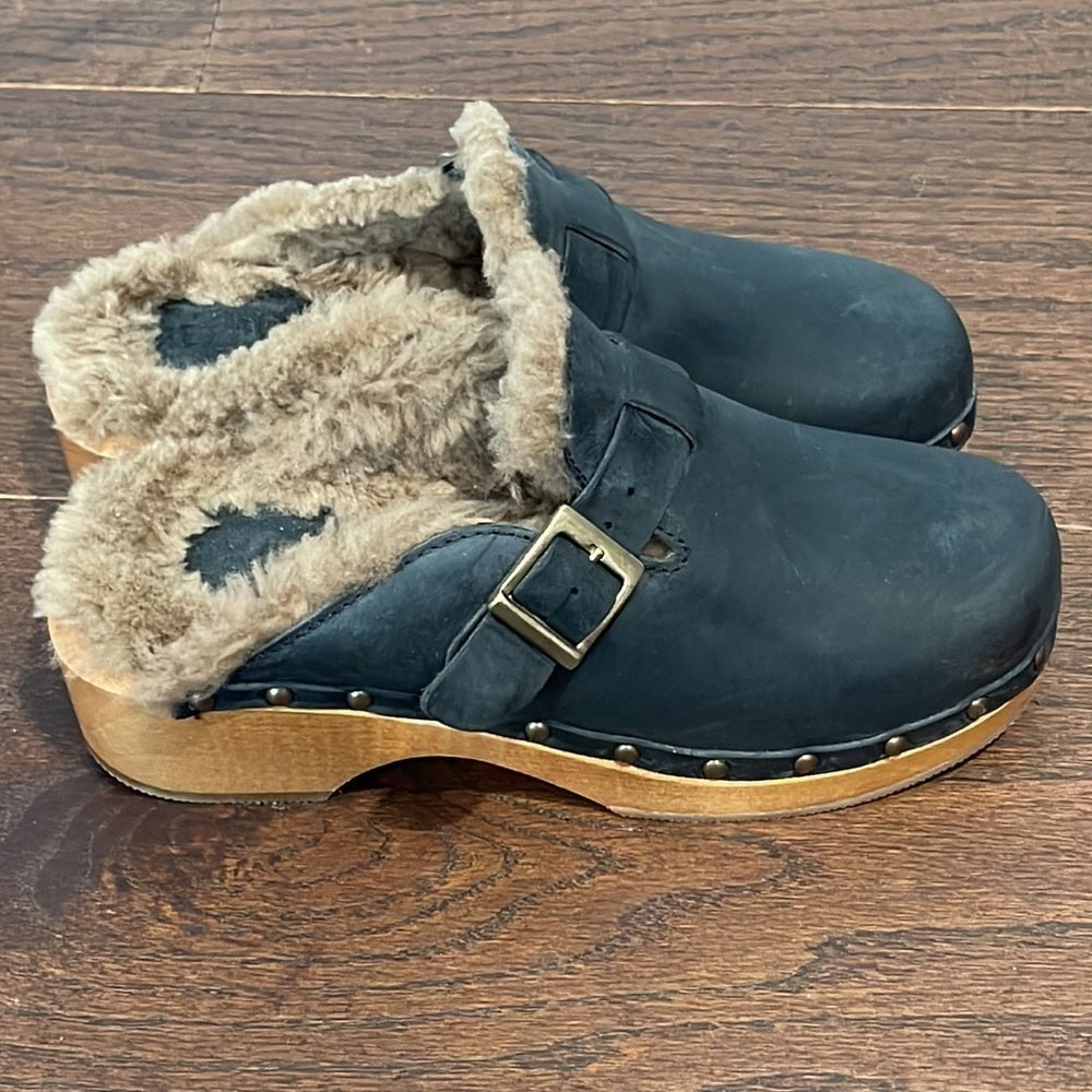Re/Done Black Leather Classic 70s Shearling Clogs Size 36/6