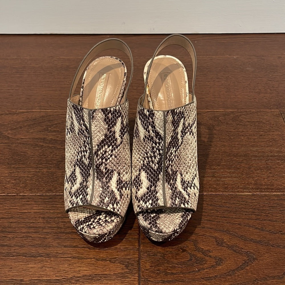 Bcbg MaxAzria Women’s Snakeskin Peep Toe Platform Sandals Size 8.5