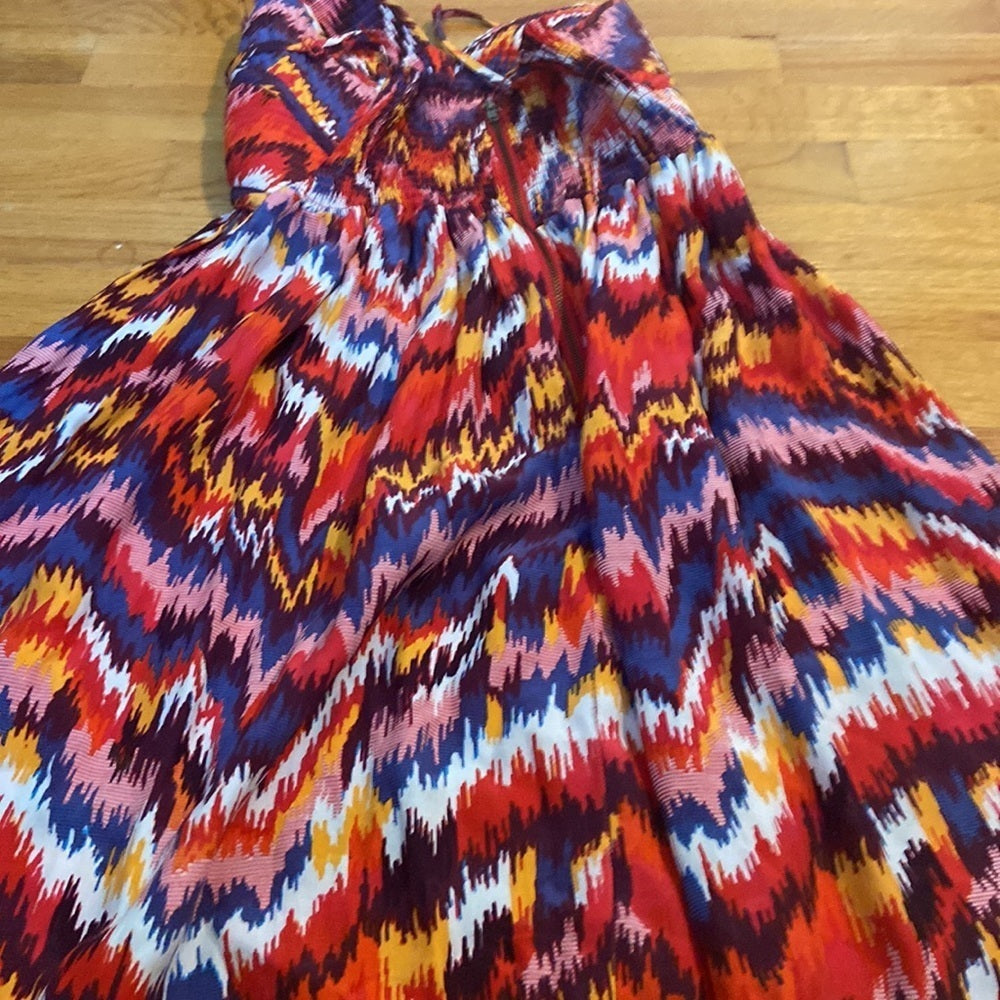 Women’s Parker dress. Red/blue/orange/white/yellow. Size XS