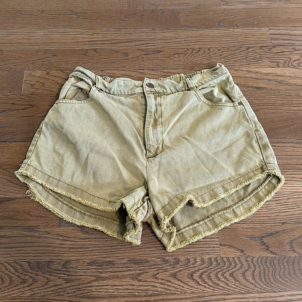 YFB Young Fabulous & Broke Women’s Green Jean Short - Size Medium