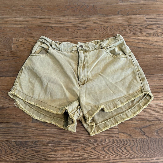 YFB Young Fabulous & Broke Women’s Green Jean Short - Size Medium