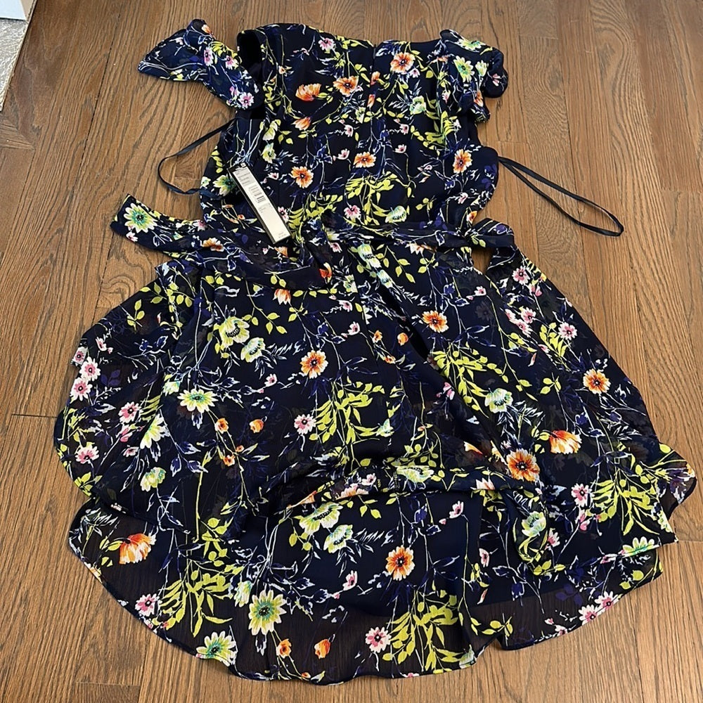 NWT Tahari Women’s Floral Dress - Size 4
