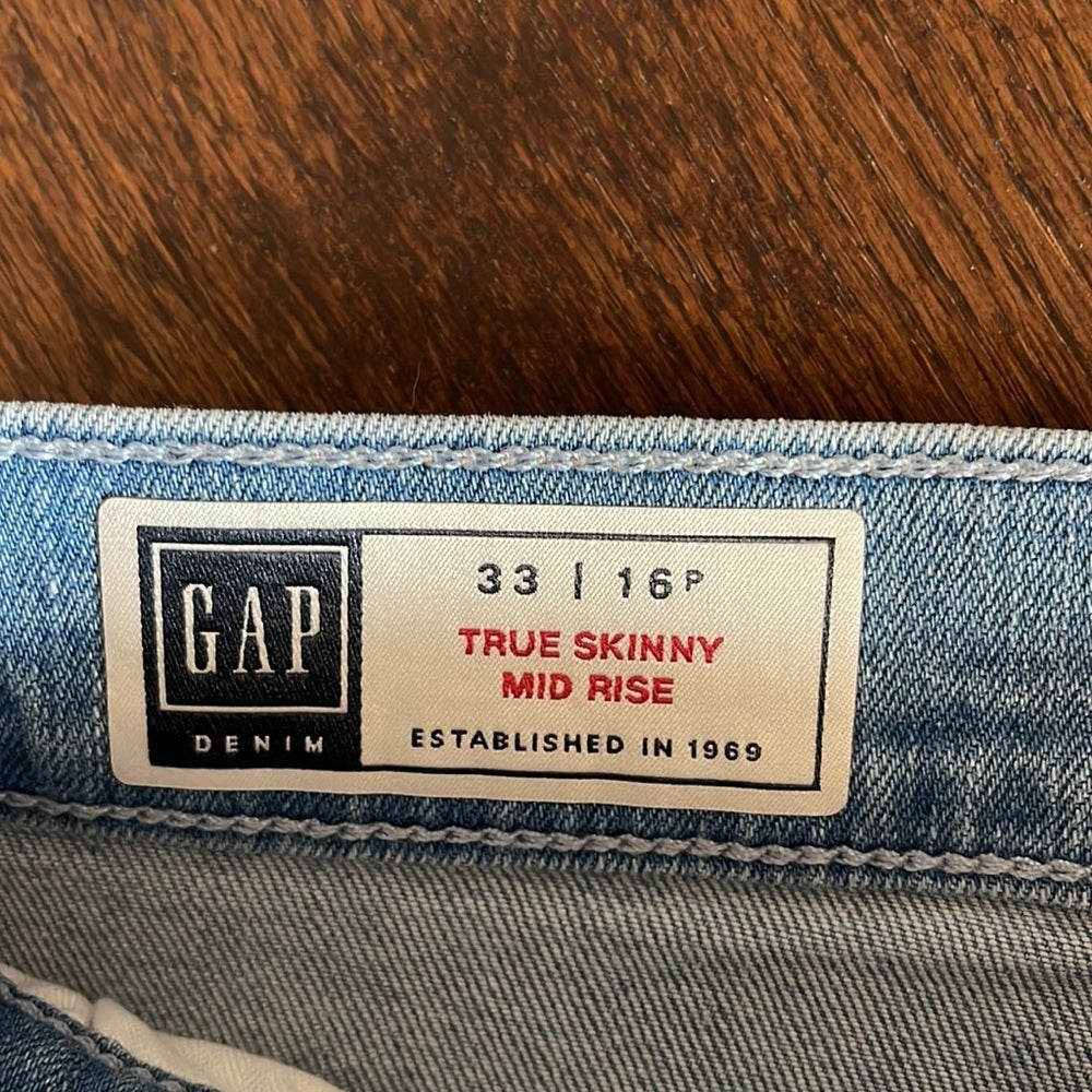 NWT Gap Tru Skinny Jeans Size 33/16P