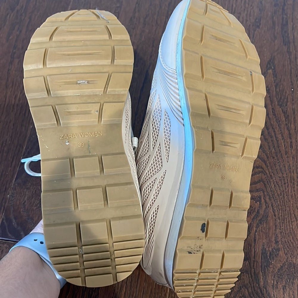 Zara Women’s Nude Sneakers Size 39/9
