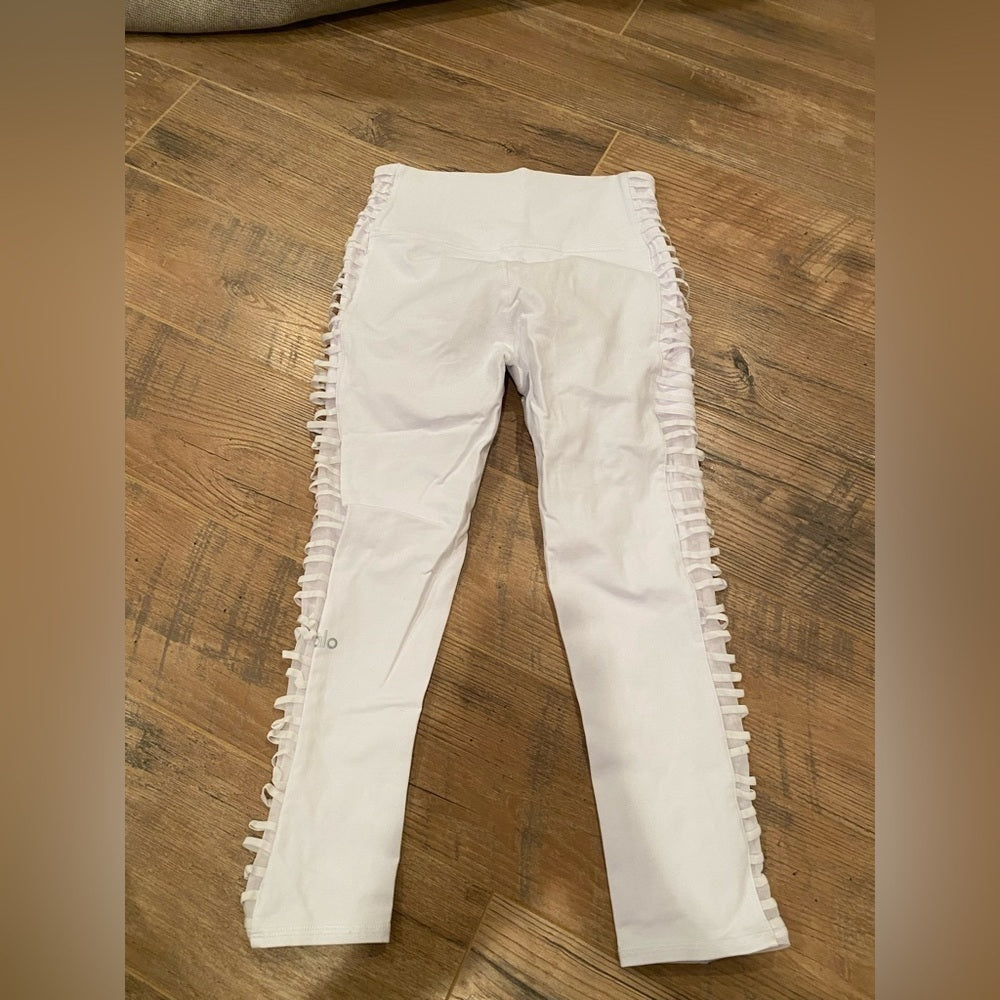 Alo Yoga Women’s White Leggings Size Medium