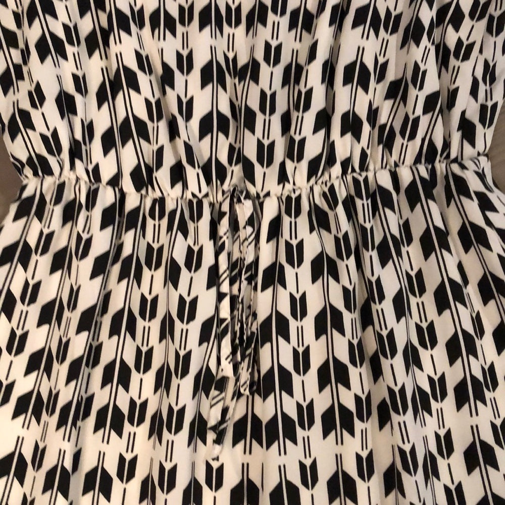 Aqua Black and White Dress Size Medium