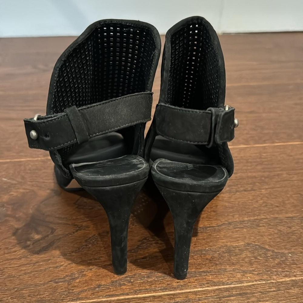 Vince Women’s Black Perforated Peep Toe Heels Size 37/7