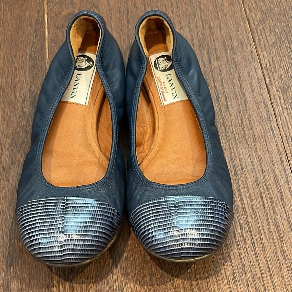 Lanvin Navy women’s Flats Size 5
