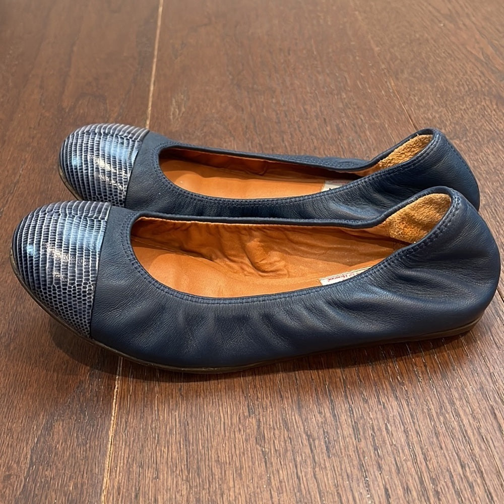 Lanvin Navy women’s Flats Size 5
