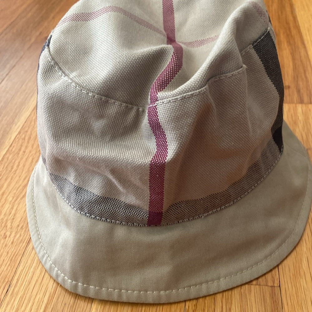 Burberry Women’s Tan and Red Striped Bucket Hat OS