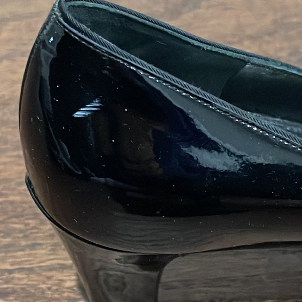 Salvatore Ferragamo Women’s Black Patent Leather Pumps Size 7.5