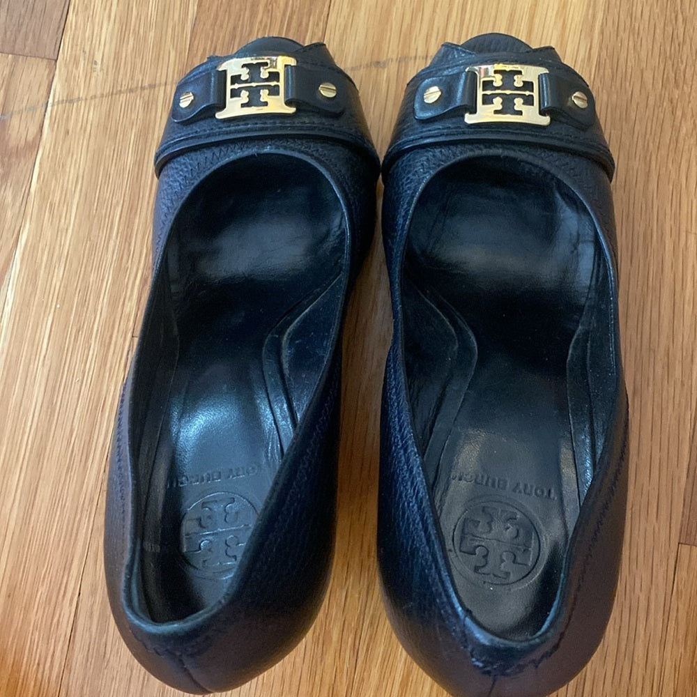 Tory Burch Black Leather Wedges With Gold Buckle Size 10