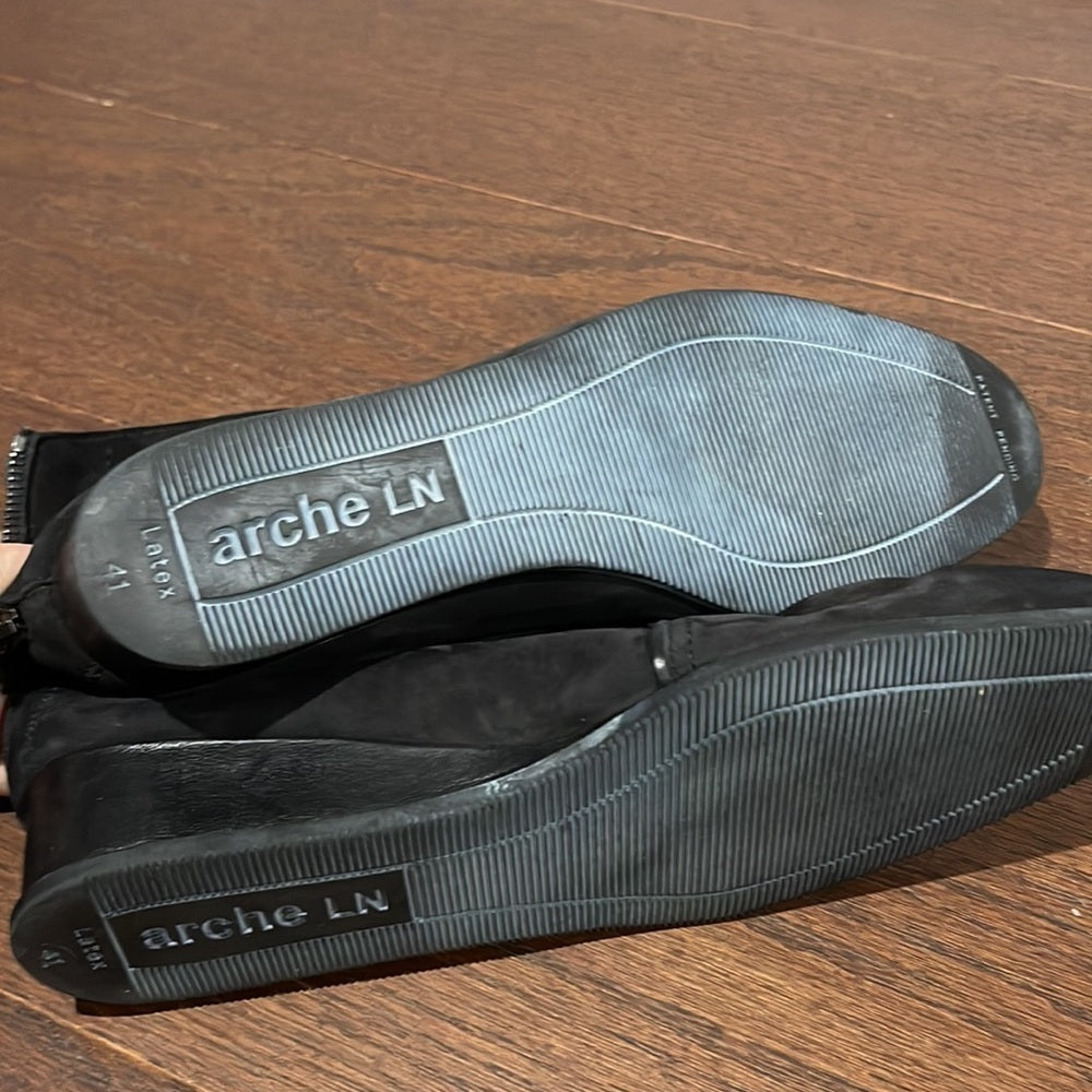 Arche Women’s Black Suede Booties Size 41 / 9.5