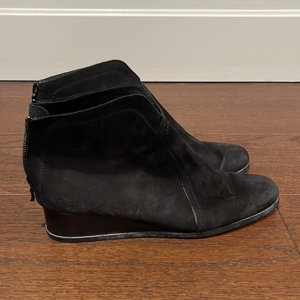 Arche Women’s Black Suede Booties Size 41 / 9.5