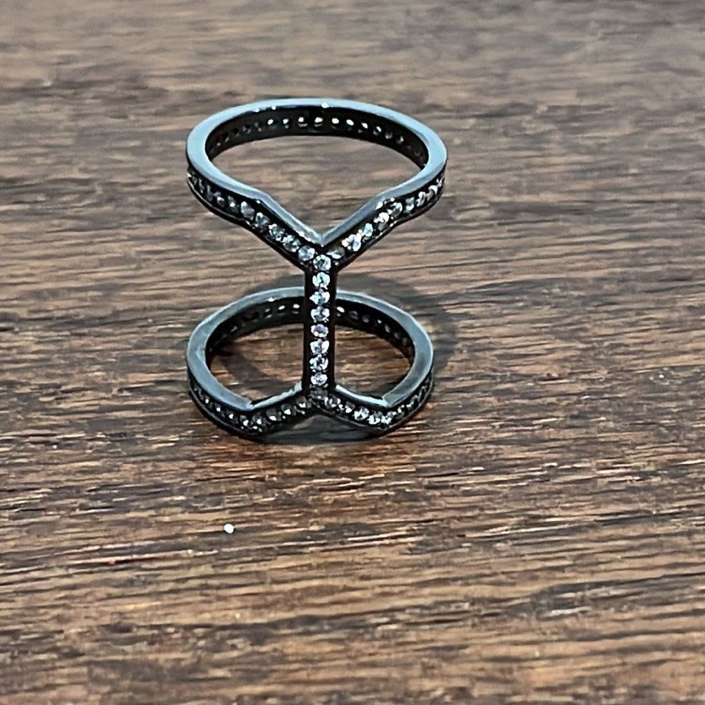 WOMEN’S Costume Black and Rhinestone Ring Size 6.75