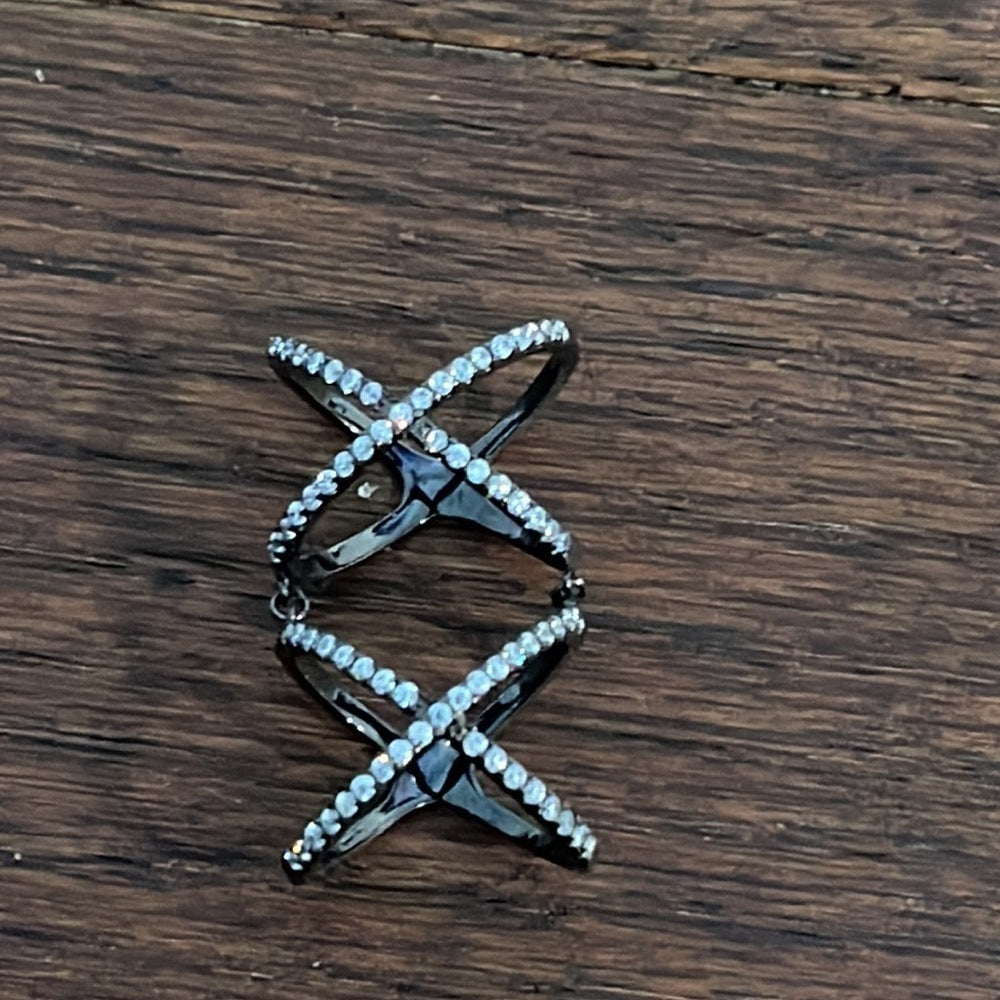 WOMEN’S Costume Black and Rhinestone Ring Size 6.75