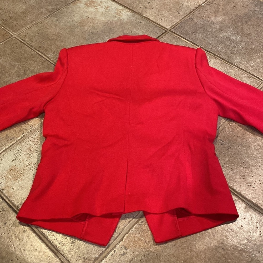 Elizabeth and James Red Women’s Blazer Size 8