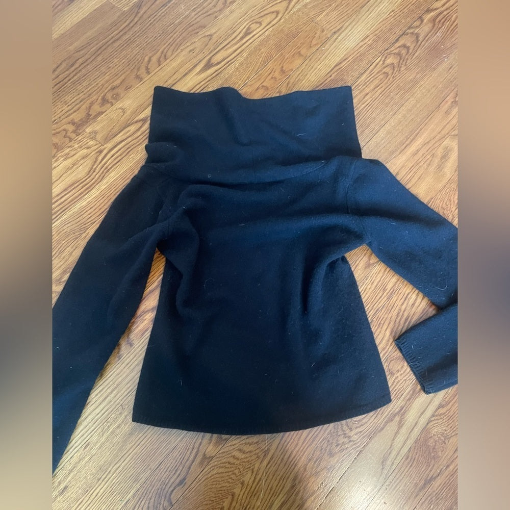 Temperly Black Open Neck Sweater Size Large