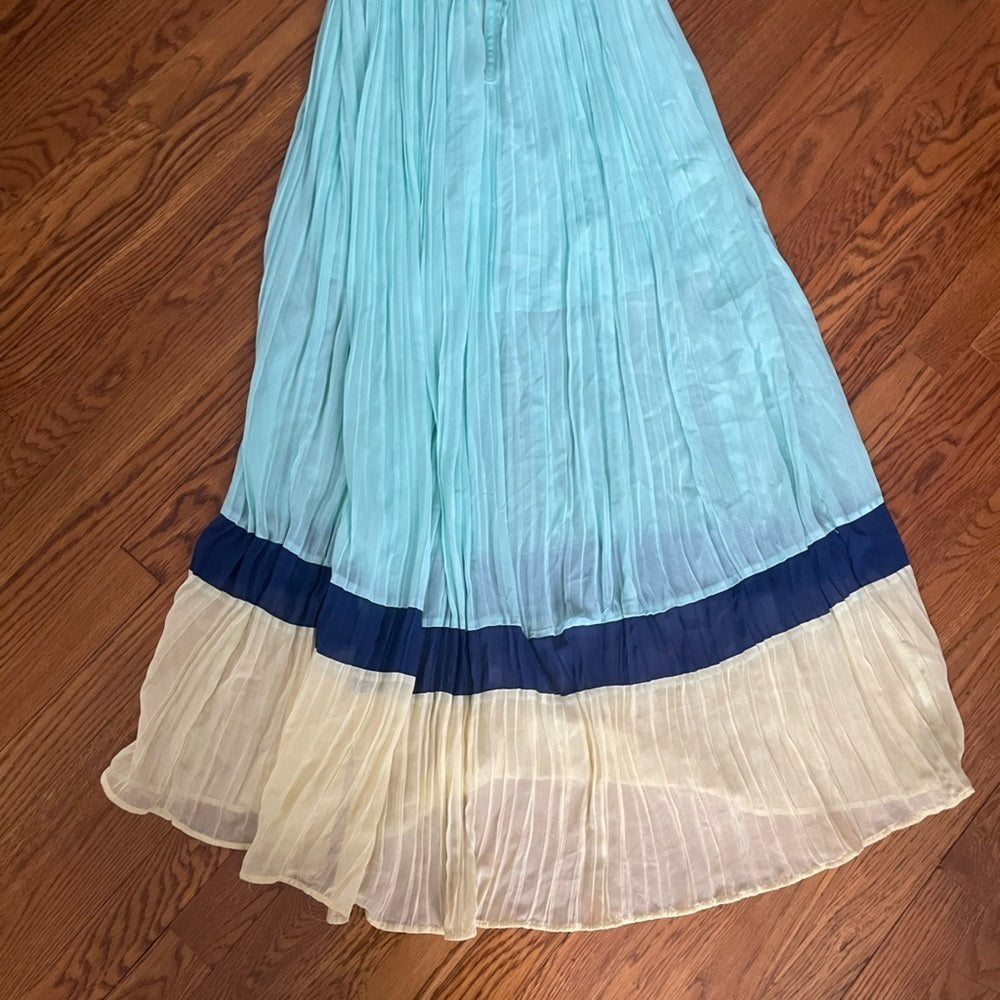 Romeo & Juliet Couture Sleeveless Blue and Yellow Dress Size Medium