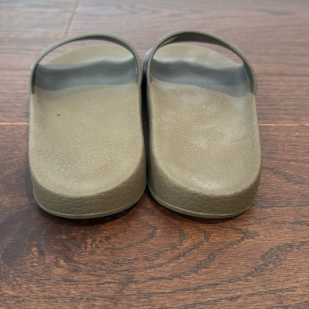 Valentino Women’s Green Camo Pool Slides Size 36/6