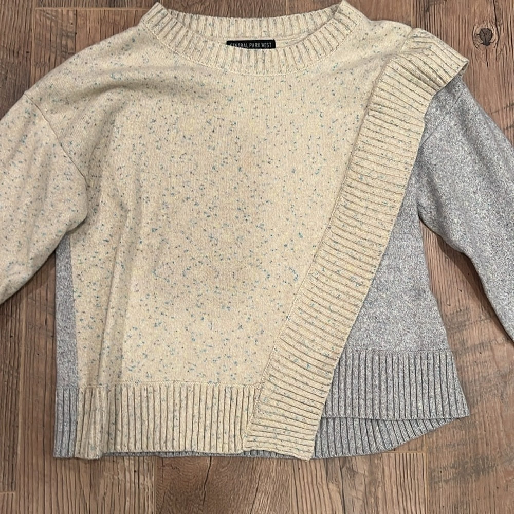 Central Park West Woman’s Gray & Cream Sweater Size Small
