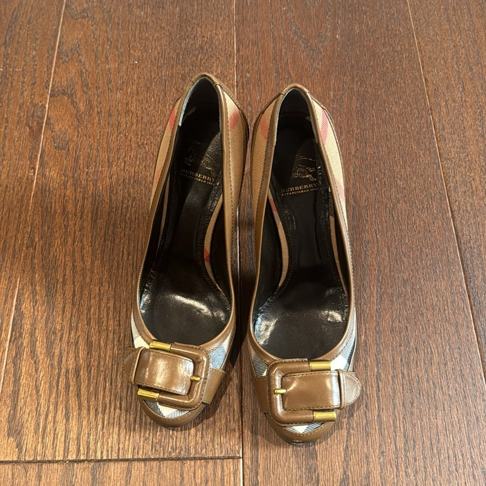 Burberry Women’s Brown Plaid HeelsSize 39.5/8.5