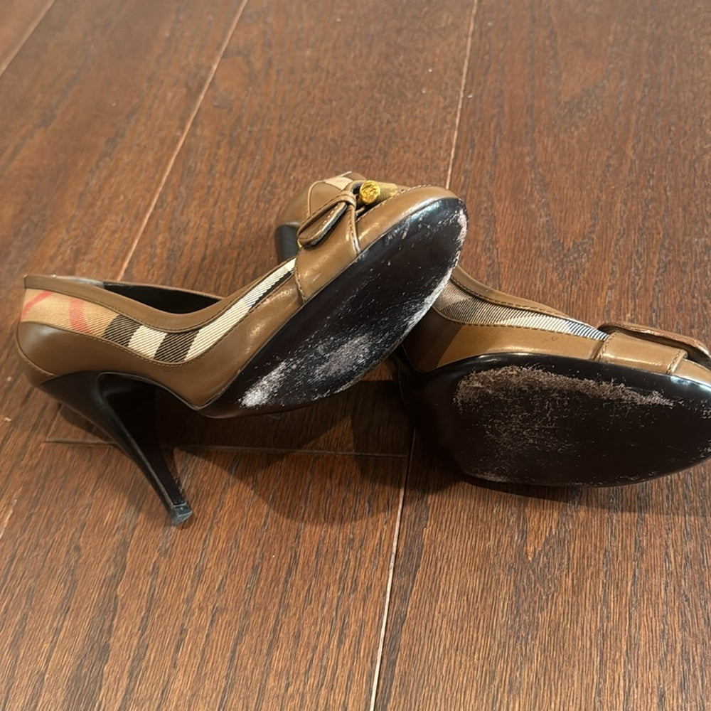 Burberry Women’s Brown Plaid HeelsSize 39.5/8.5