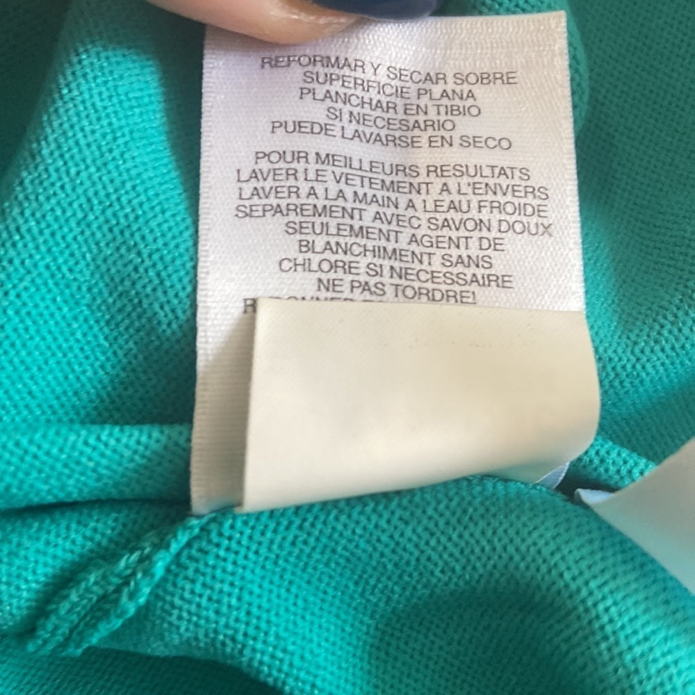 Women’s Jones New York top. Green. Size 2P