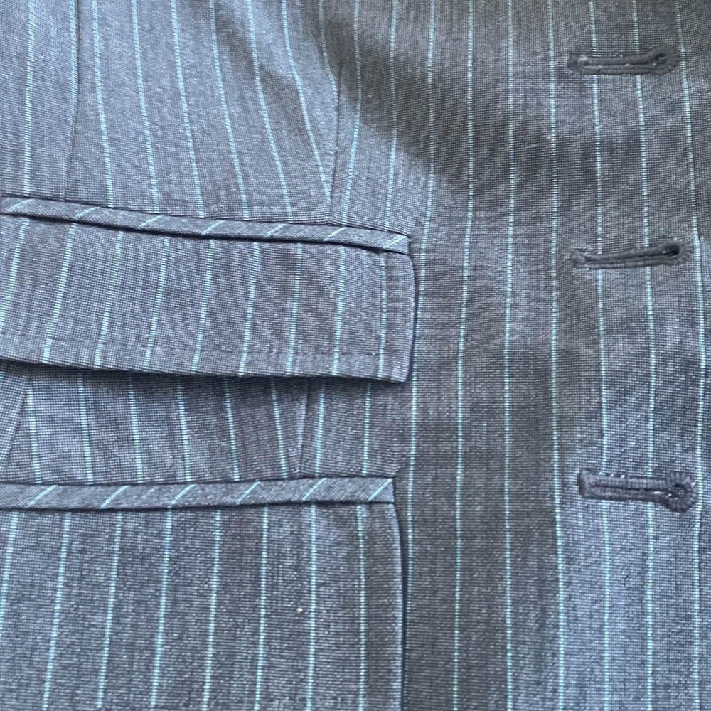 Women’s Jones New York suit. Grey with blue stripe. Size 2P