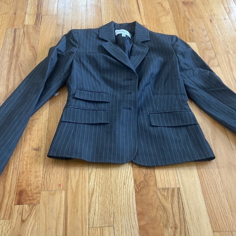 Women’s Jones New York suit. Grey with blue stripe. Size 2P
