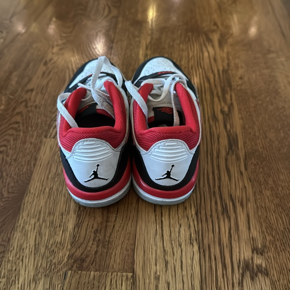 Nike Kids Shoes - White, Black, and Red Size 13C