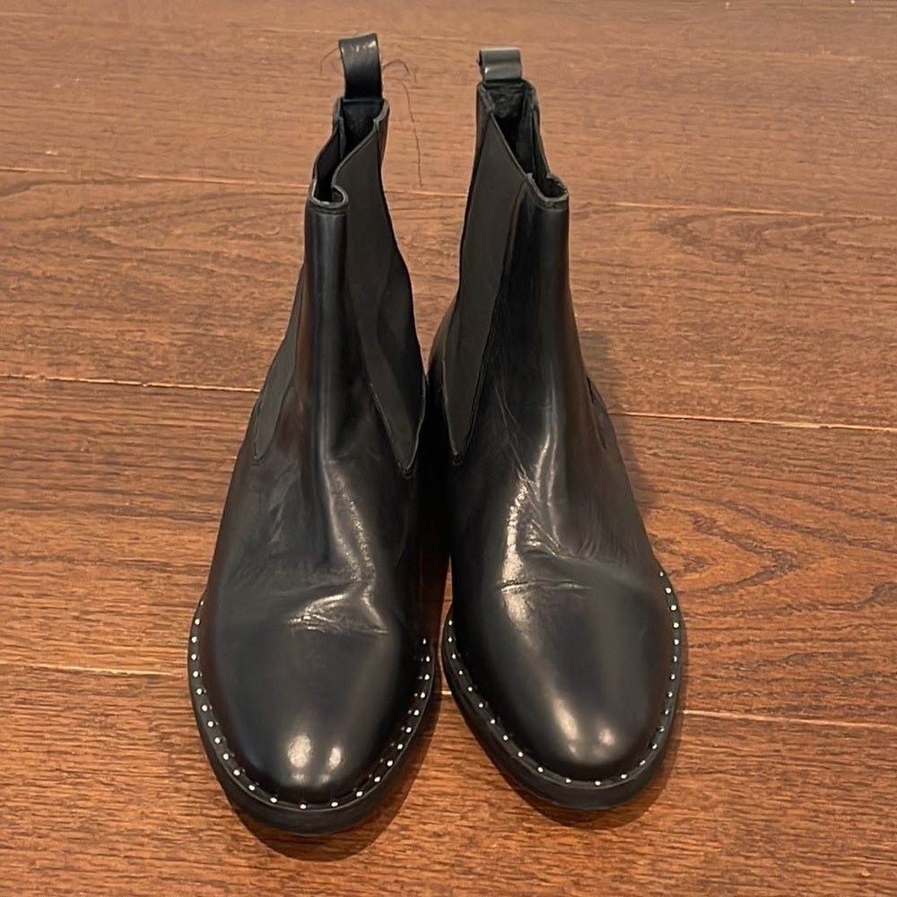 River Island Black Pull On Booties Size 39/9