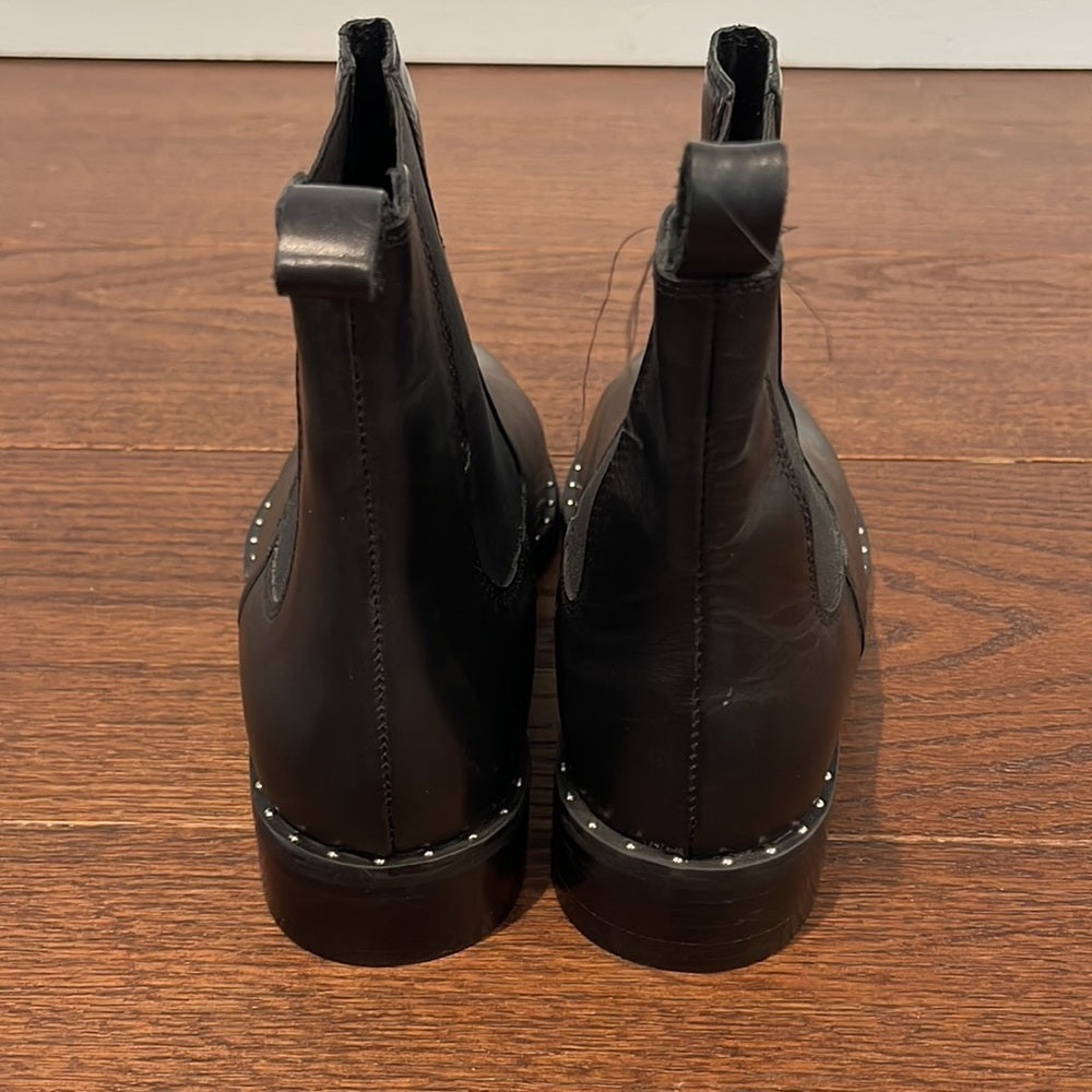 River Island Black Pull On Booties Size 39/9