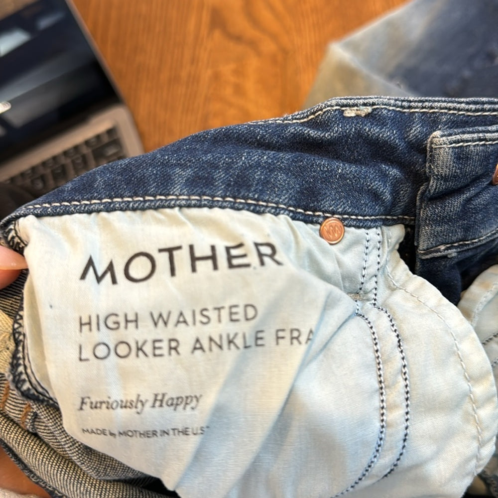 NWT Mother Women’s High Waisted Looker Ankle Fray Jeans Blue and White Size 25