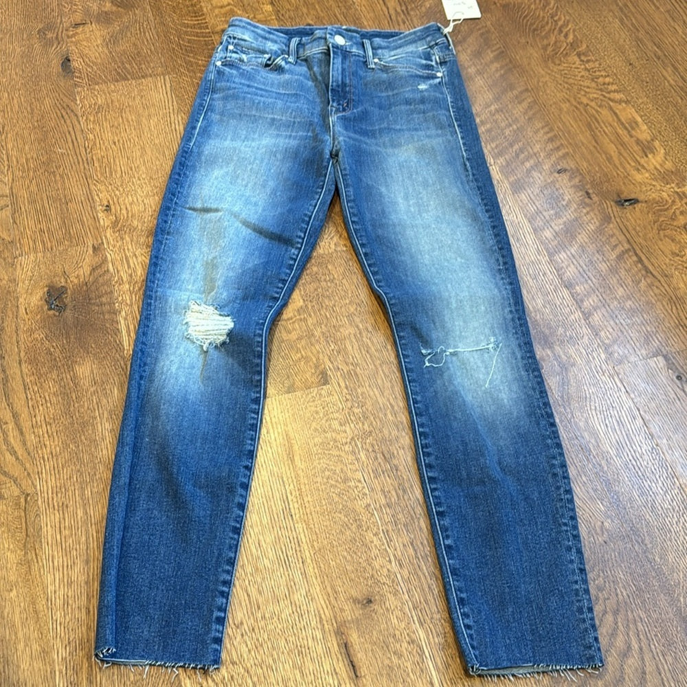 NWT Mother Women’s High Waisted Looker Ankle Fray Jeans Blue and White Size 25