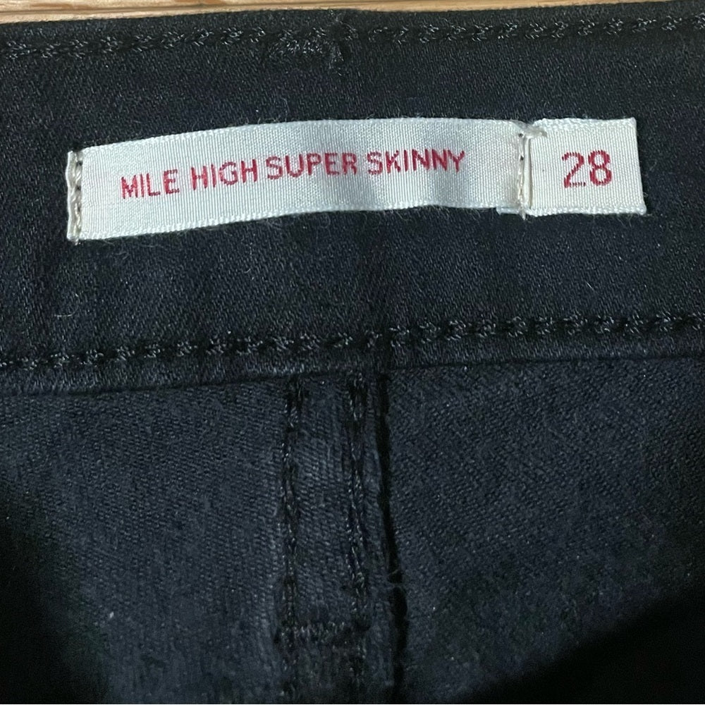 Levi’s Black Skinny Jeans Size 28