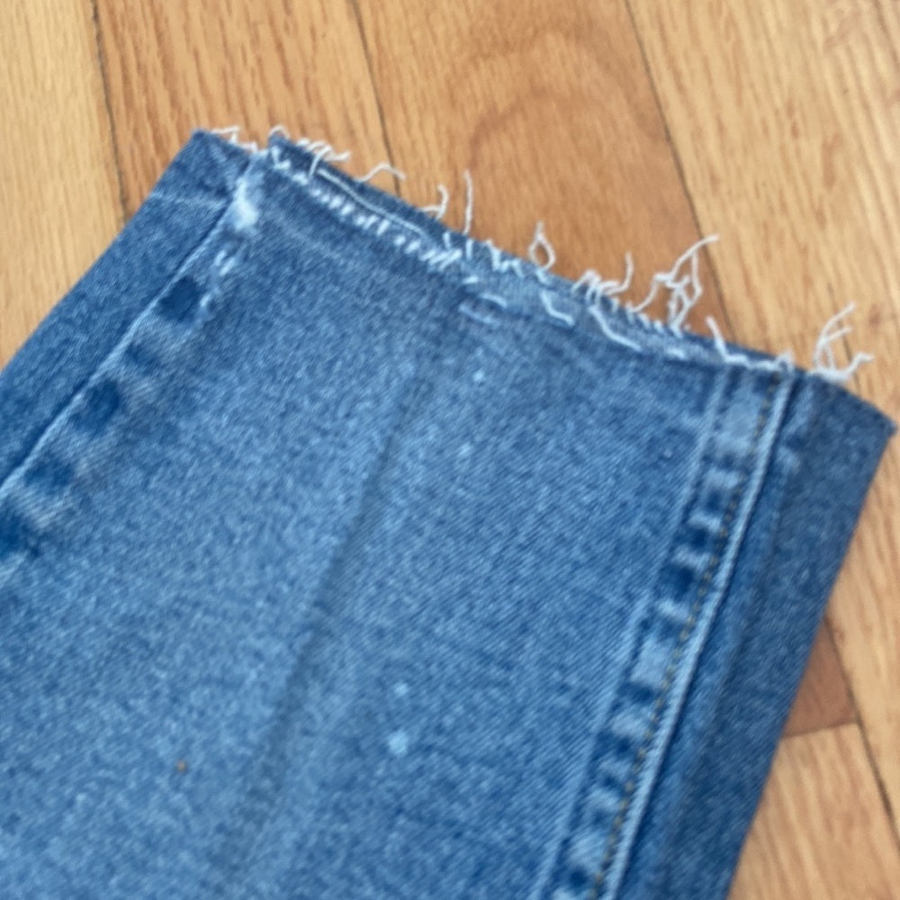 Women’s AMO jeans. Blue. Size 25