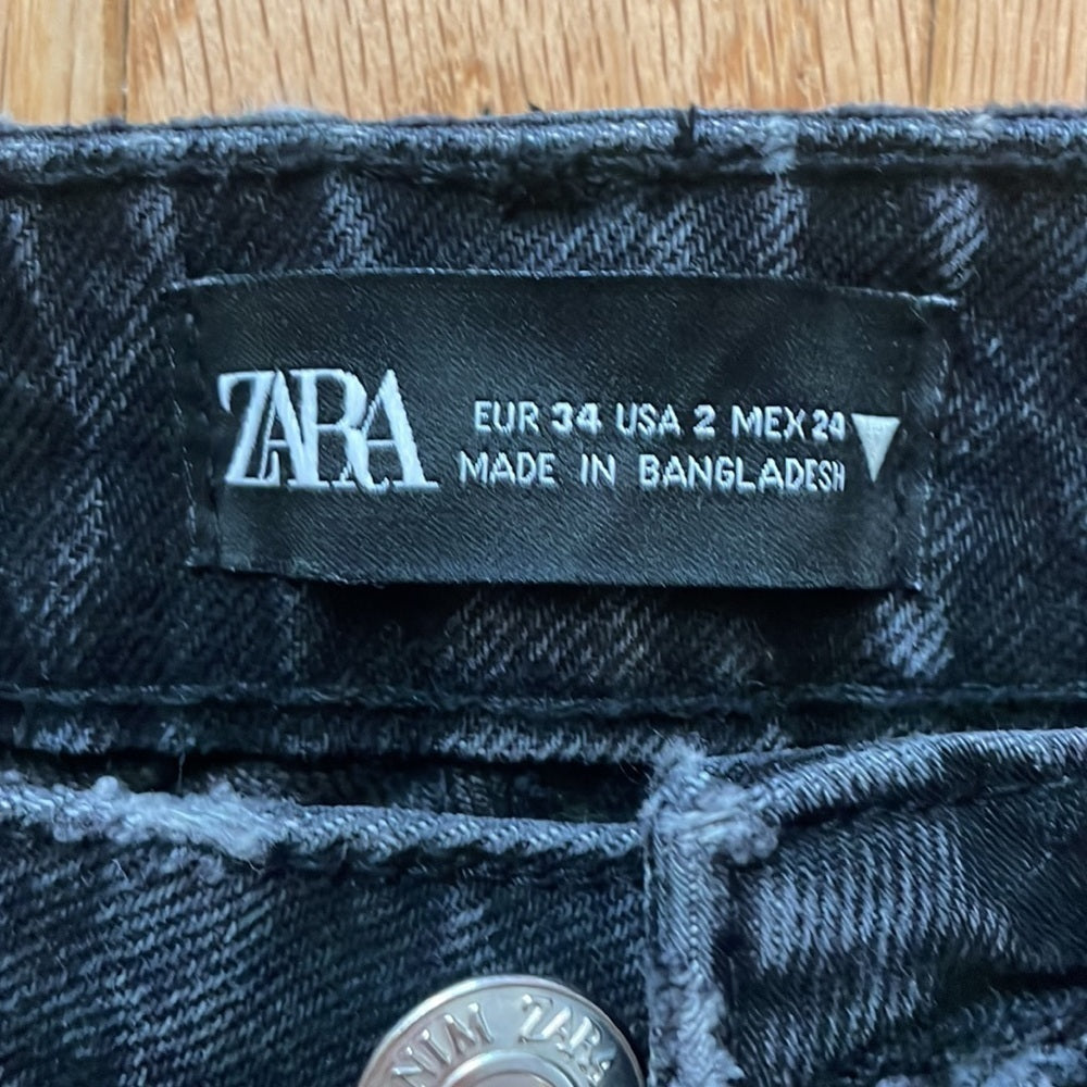 ZARA Black Denim Mom/Boyfriend Jeans Size 2