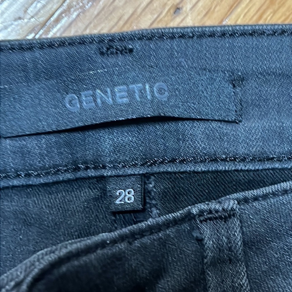 Women’s Genetic Gray Jeans Size 28