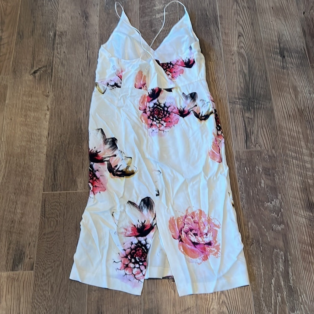 NWT TOPSHOP Woman’s White Floral Dress Size 12