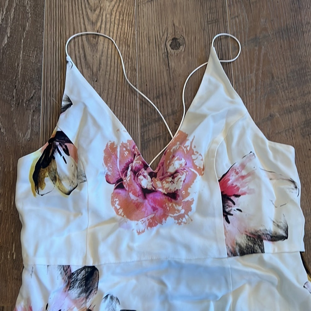 NWT TOPSHOP Woman’s White Floral Dress Size 12