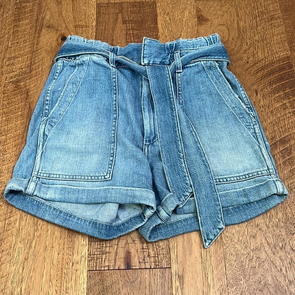 AMO Women’s Elastic Waist Light Denim Jean Shorts Size 25
