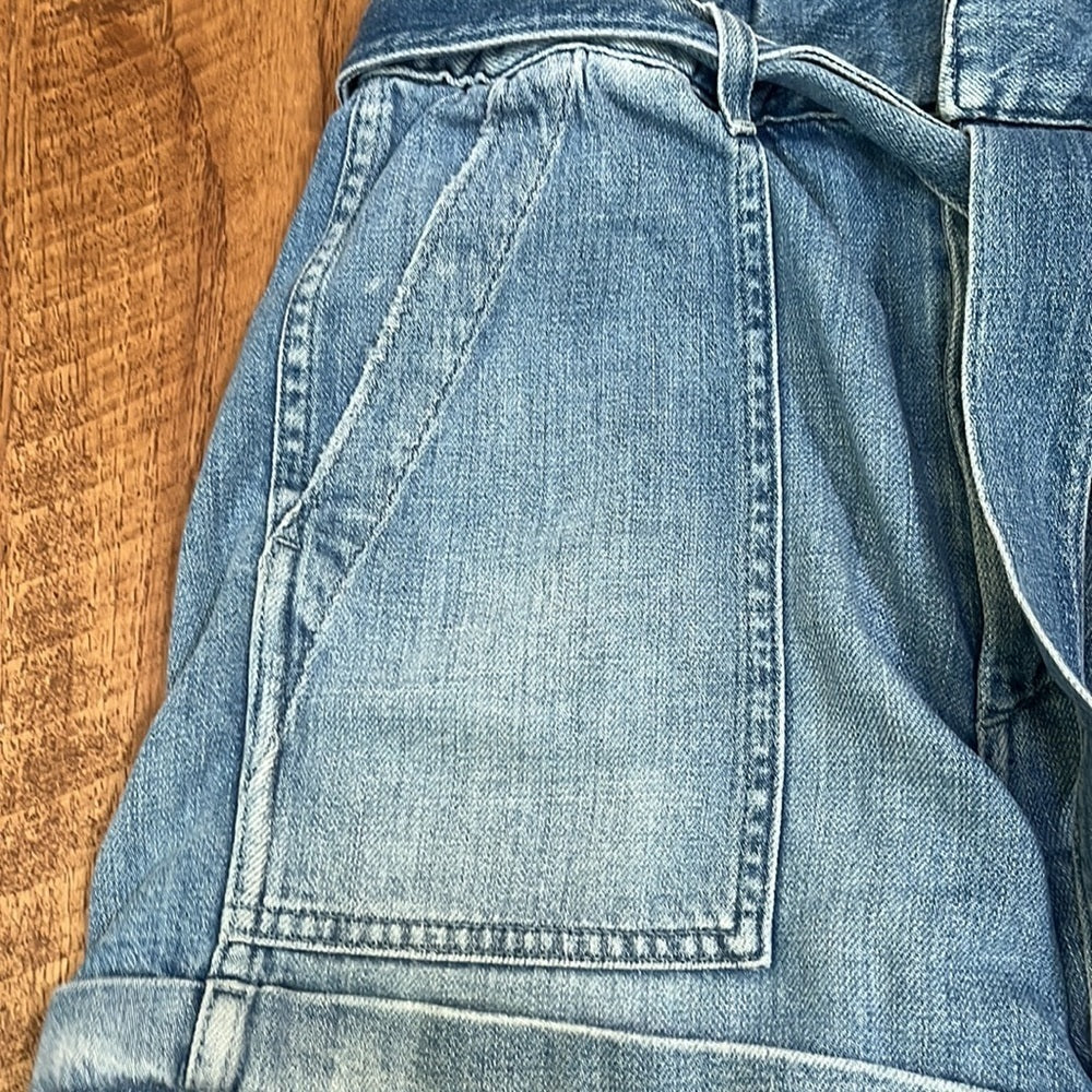 AMO Women’s Elastic Waist Light Denim Jean Shorts Size 25