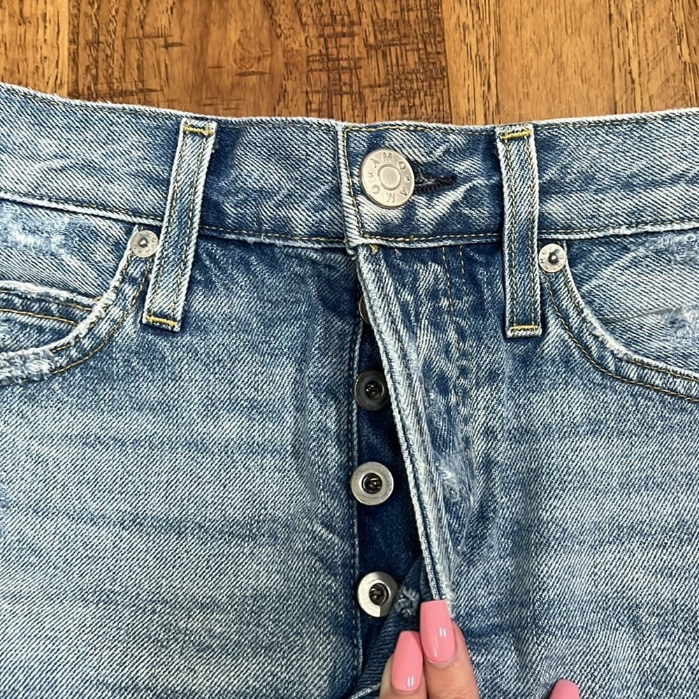 AMO Women’s Light Denim Jean Shorts Size 25
