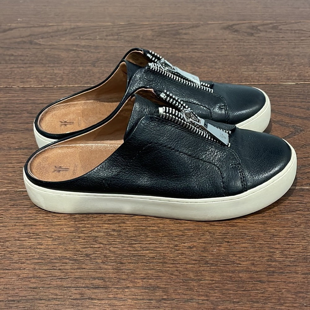 Frye Women’s Lena Zip Black Leather Slides Size 7.5