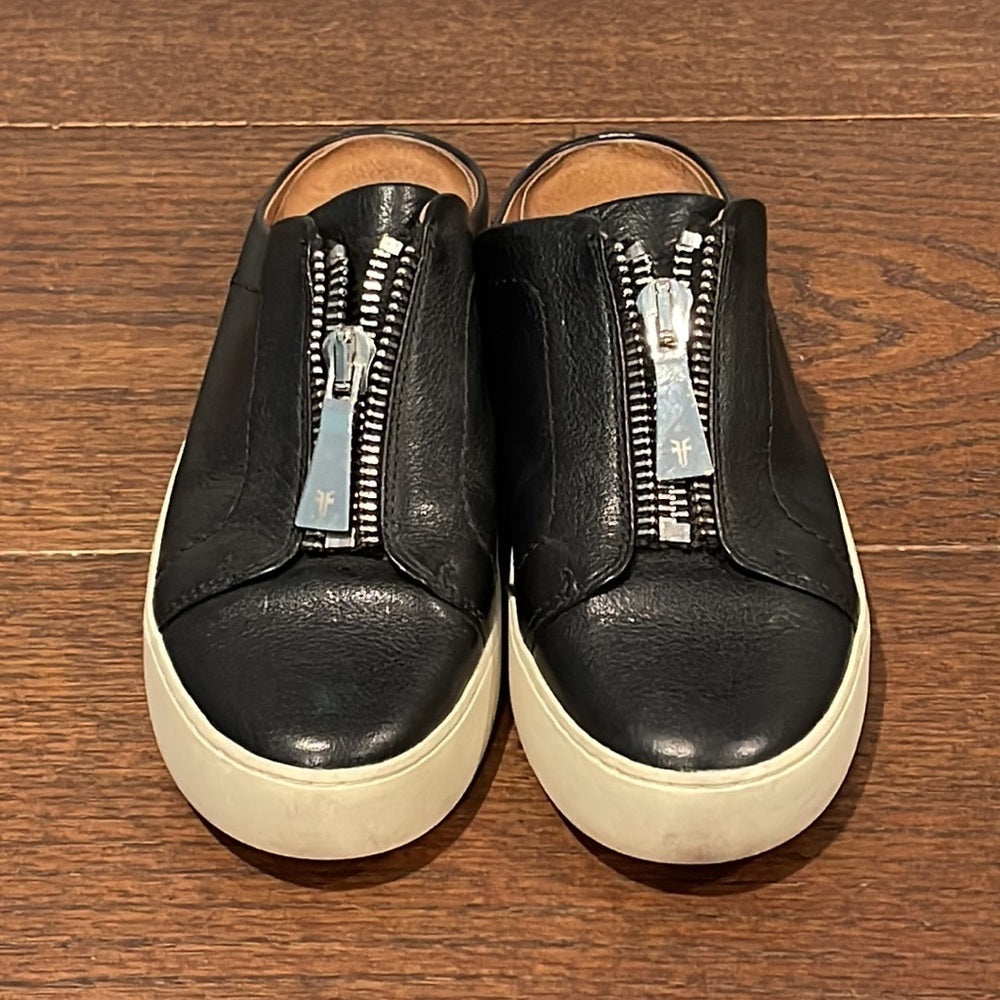 Frye Women’s Lena Zip Black Leather Slides Size 7.5